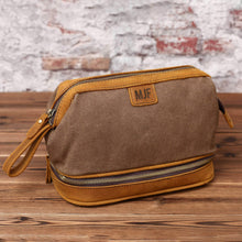 Load image into Gallery viewer, Personalized Mens Toiletry Bag - EN LEATHER