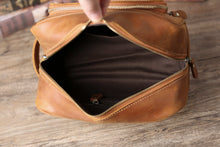 Load image into Gallery viewer, Leather dopp kit, Personalized groomsmen gift, leather dopp kit, mens leather toiletry bag, mens dopp kit, mens toiletry bag - EN LEATHER