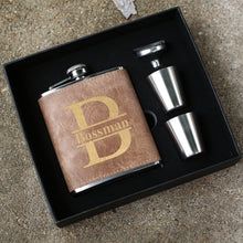 Load image into Gallery viewer, Groomsmen Flask Engraved Flask - EN LEATHER
