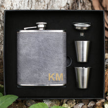 Load image into Gallery viewer, Leather Hip Flask Groomsmen Flask - EN LEATHER
