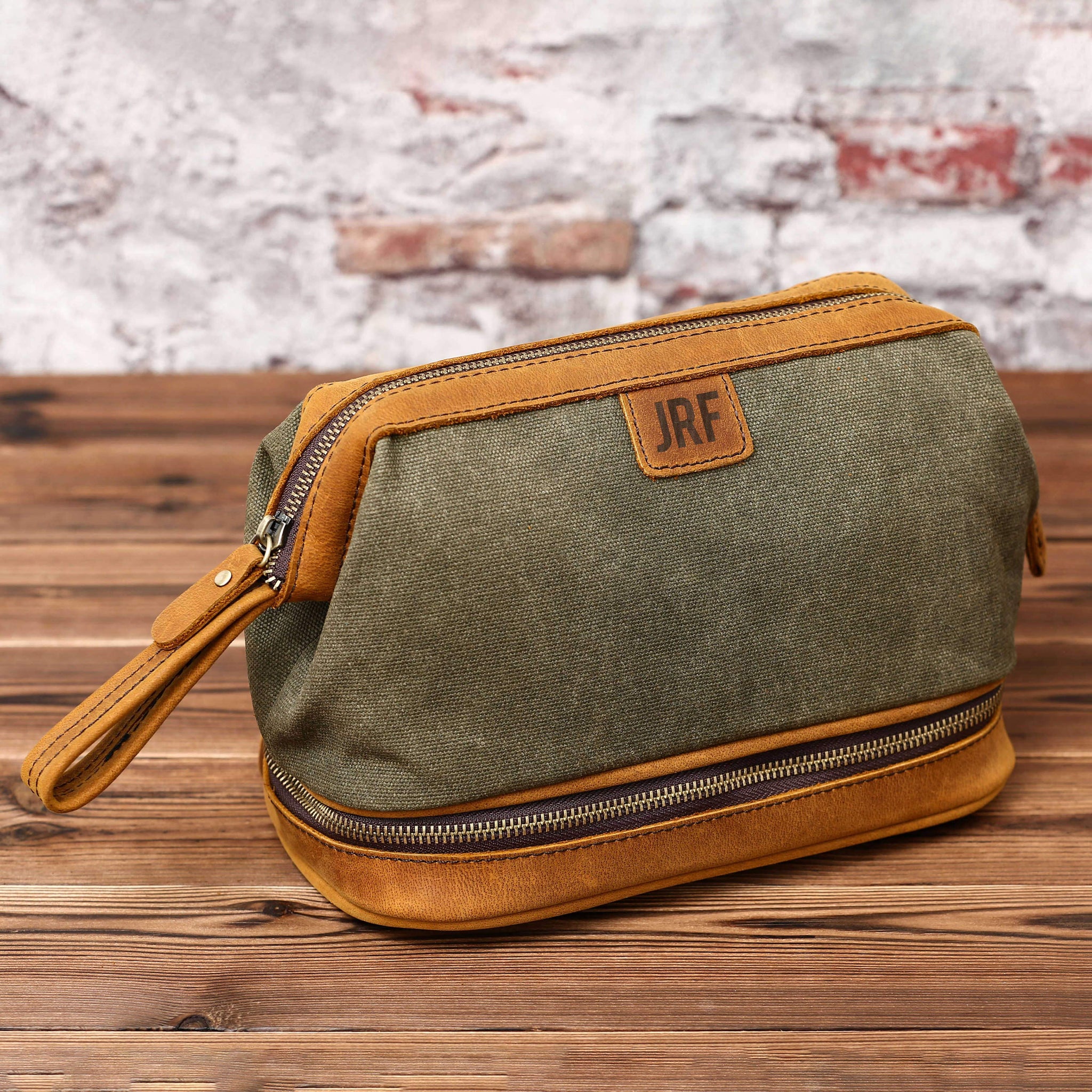 Personalized Groomsmen Gifts, Waxed Canvas Toiletry Bag with Monogram, Dopp  Kit, Best Man Gift